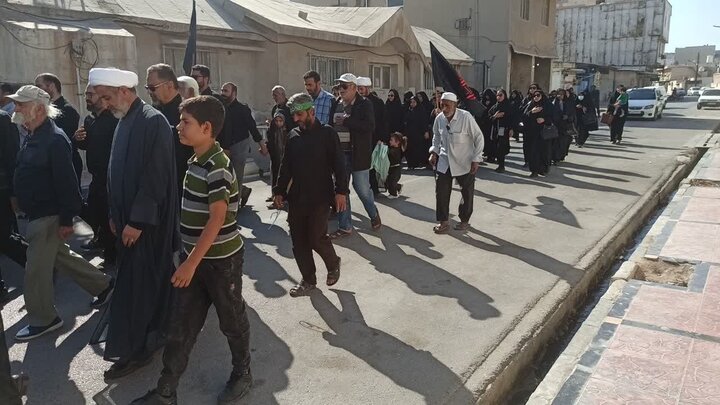 تصاویر/ حرکت دسته‌جات عزاداری در خارگ