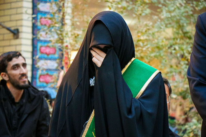 تصاویر/ تدفین شهید گمنام در مدسه علمیه آمنه