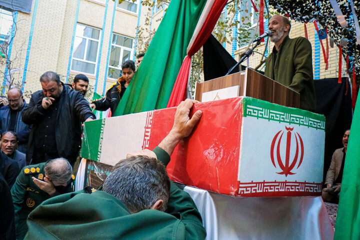 رتتصاویر/ تدفین شهید گمنام در مدسه علمیه حض آمنه