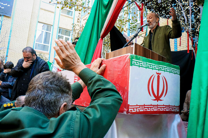 رتتصاویر/ تدفین شهید گمنام در مدسه علمیه حض آمنه