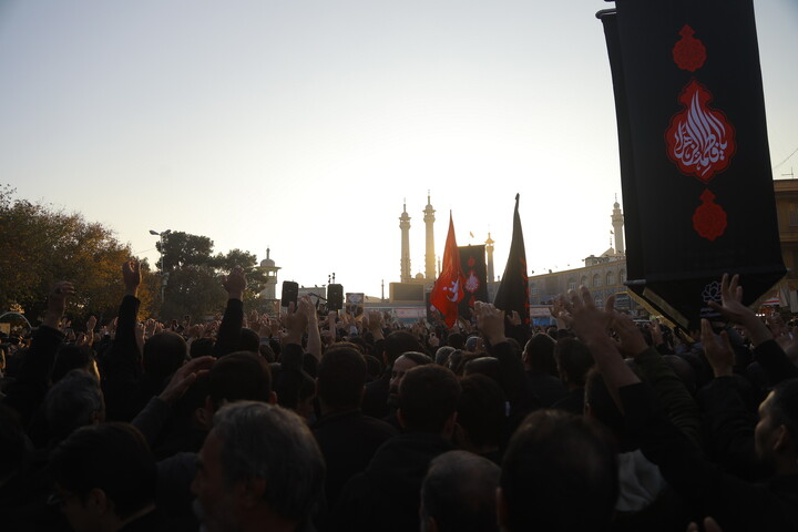 تصاویر / مراسم عزاداری روز شهادت حضرت زهرا (س) در حرم حضرت معصومه (س)