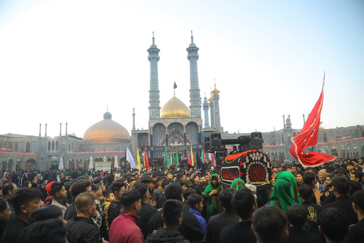 تصاویر / مراسم عزاداری روز شهادت حضرت زهرا (س) در حرم حضرت معصومه (س)