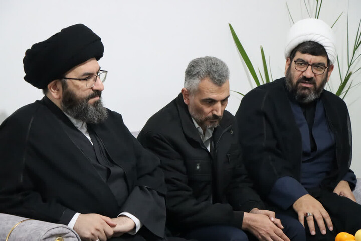 تصاویر | دیدار نماینده ولی فقیه در زنجان با خانواده شهدای اقتدار ابهر