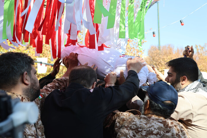 تصاویر / تشیین و تدفین شهید گمنام در شهرک الوند همدان