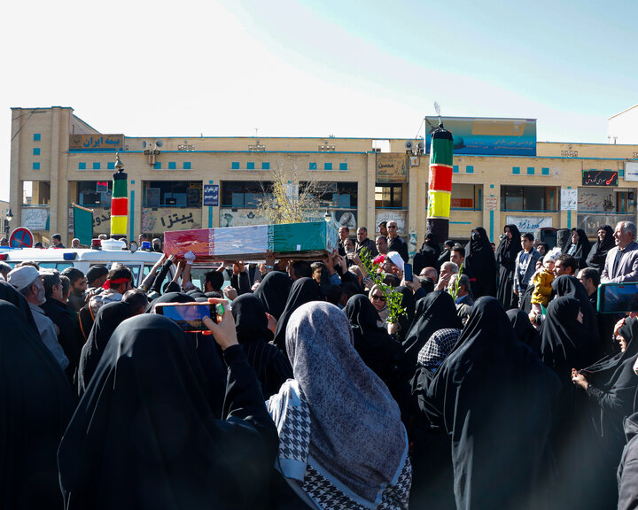 تشییع و خاکسپاری شهدای گمنام در شهرکرد