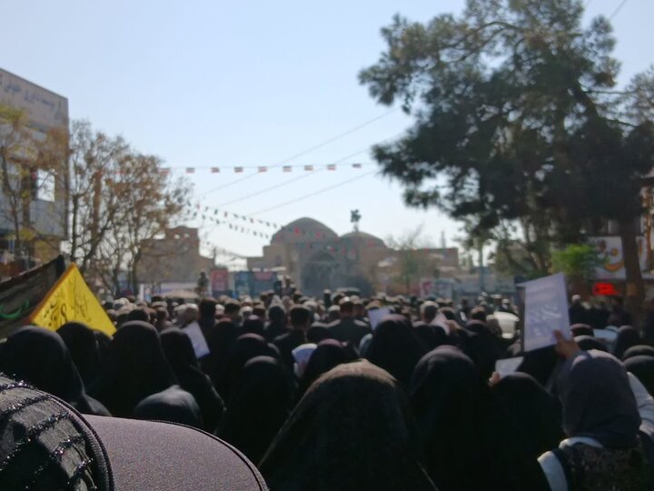 تصاویر/حضور طلاب ساوجی در حرکت کاروان غم در ساوه