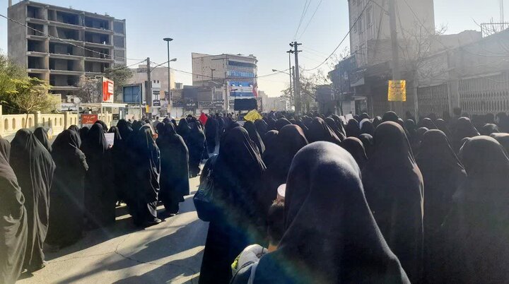 تصاویر/حضور طلاب ساوجی در حرکت کاروان غم در ساوه