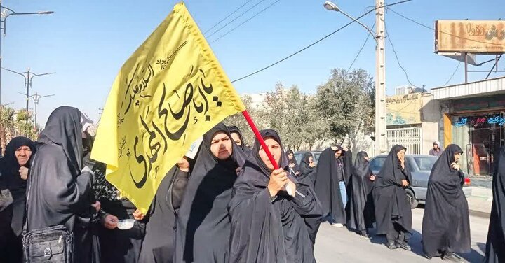 تصاویر/حضور طلاب ساوجی در حرکت کاروان غم در ساوه