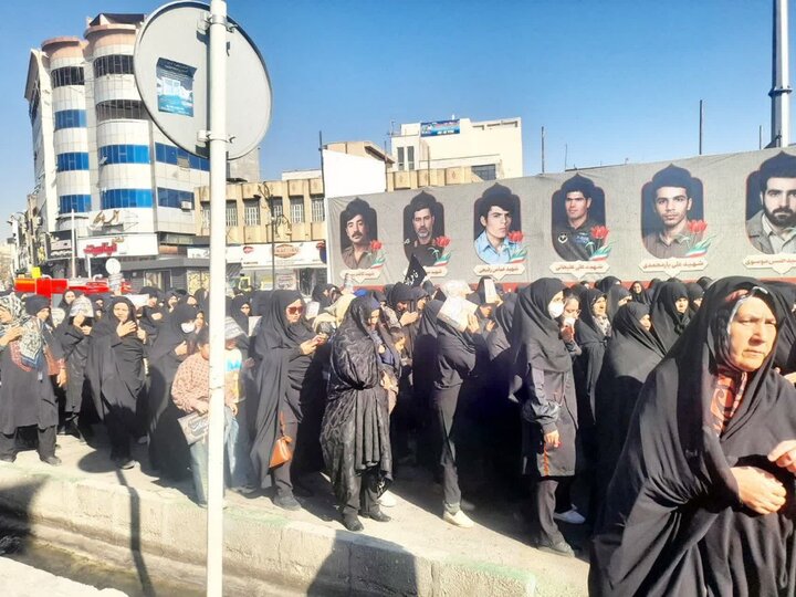 تصاویر/حضور طلاب ساوجی در حرکت کاروان غم در ساوه