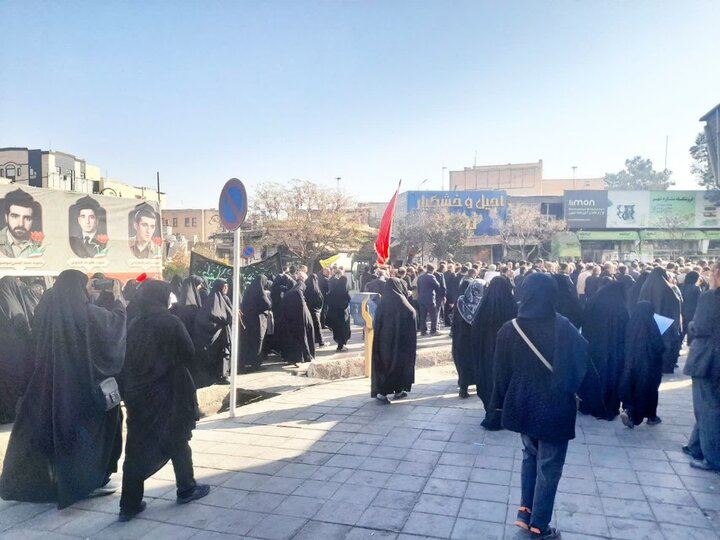 تصاویر/حضور طلاب ساوجی در حرکت کاروان غم در ساوه