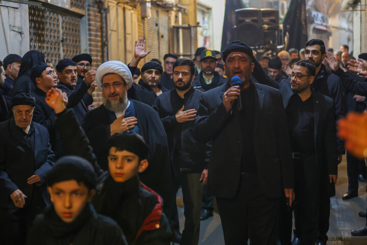 تصاویر |  عزاداری دستجات حسینی در بازار بزرگ تبریز