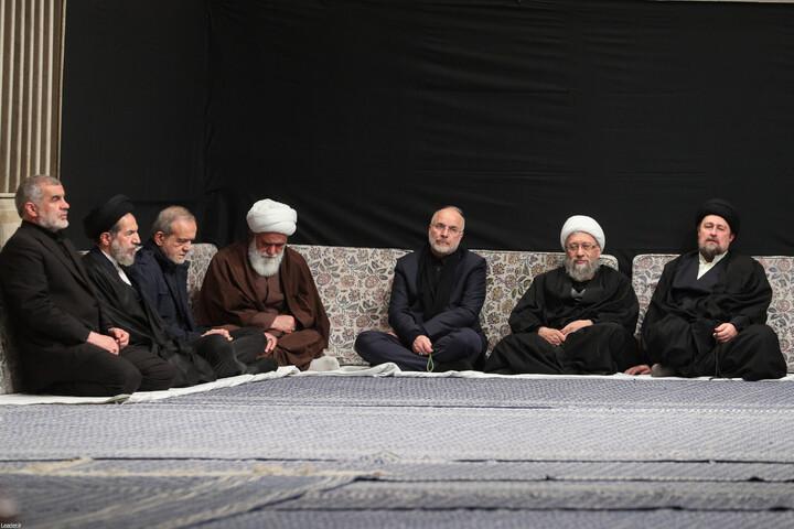 تصاویر/ مراسم عزاداری شام شهادت حضرت فاطمةالزهرا (سلام‌الله‌علیها) در حسینیه امام خمینی(ره)