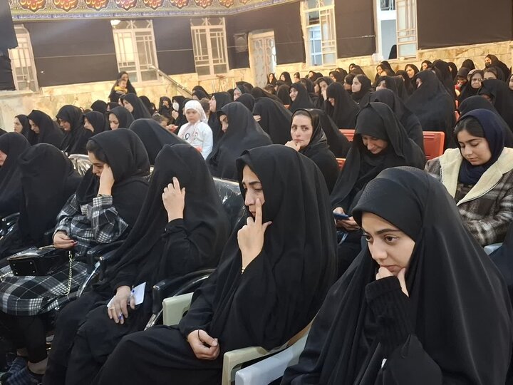 تصاویر/ مراسم عزاداری شام شهادت حضرت فاطمة الزهرا(س)در هیئت علی اصغری آران و بیدگل