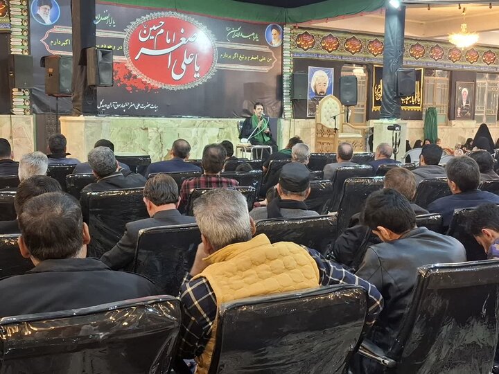 تصاویر/ مراسم عزاداری شام شهادت حضرت فاطمة الزهرا(س)در هیئت علی اصغری آران و بیدگل