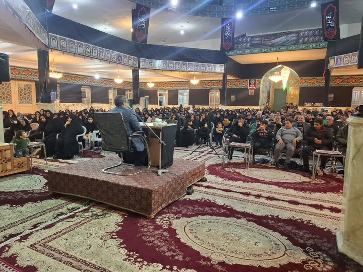 تصاویر/ مراسم عزاداری شام شهادت حضرت فاطمة الزهرا(س)در هیئت علی اصغری آران و بیدگل