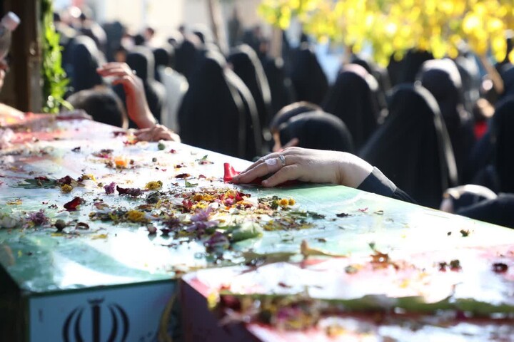 تصاویر/ آیین تشییع پیکر مطهر ۸ شهید گمنام دفاع مقدس در سمنان