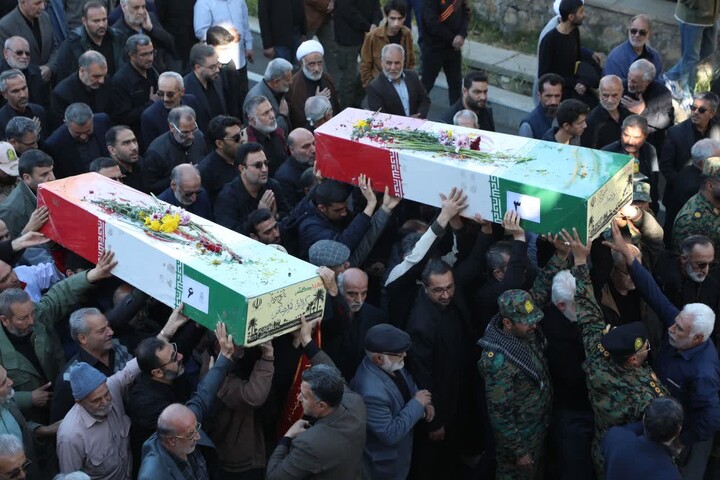 تصاویر/ آیین تشییع پیکر مطهر ۸ شهید گمنام دفاع مقدس در سمنان