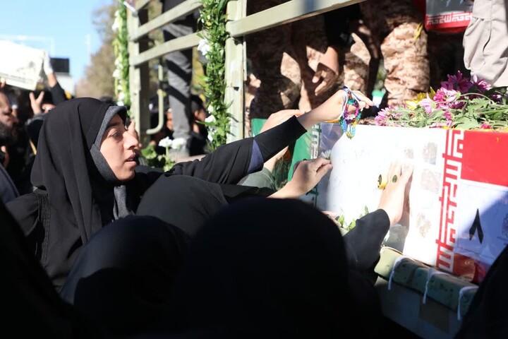 تصاویر/ آیین تشییع پیکر مطهر ۸ شهید گمنام دفاع مقدس در سمنان