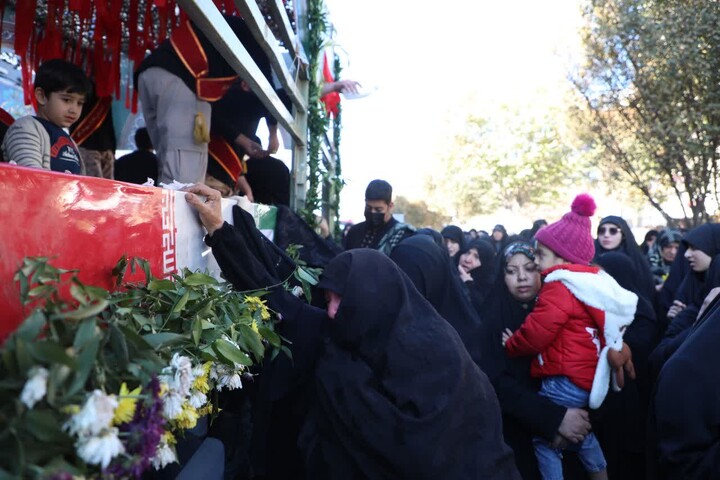 تصاویر/ آیین تشییع پیکر مطهر ۸ شهید گمنام دفاع مقدس در سمنان