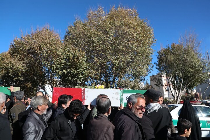 تصاویر/ آیین تشییع پیکر مطهر ۸ شهید گمنام دفاع مقدس در سمنان