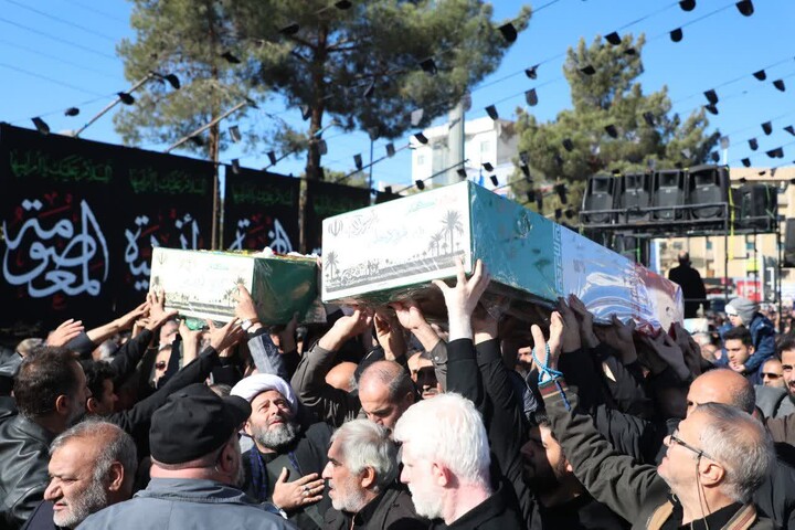 تصاویر/ آیین تشییع پیکر مطهر ۸ شهید گمنام دفاع مقدس در سمنان