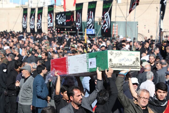 تصاویر/ آیین تشییع پیکر مطهر ۸ شهید گمنام دفاع مقدس در سمنان