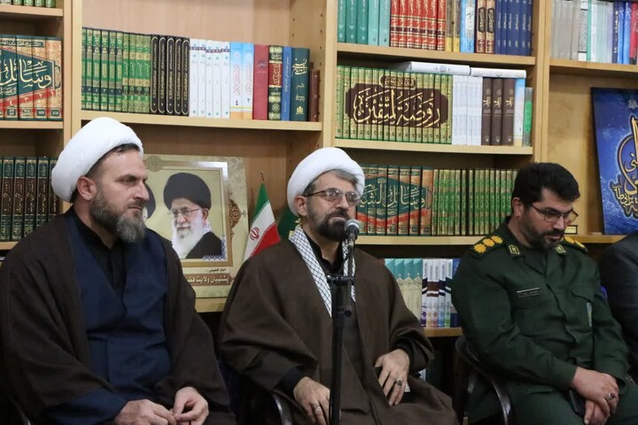 تصاویر /  دیدار بسیجیان و سپاهان با امام جمعه شهرستان خرمدره