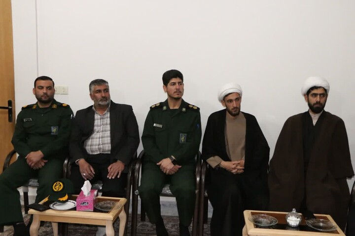 تصاویر /  دیدار بسیجیان و سپاهان با امام جمعه شهرستان خرمدره