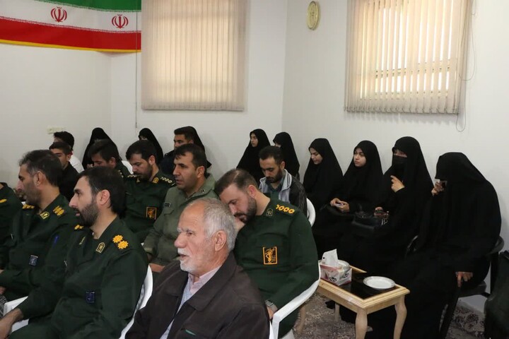 تصاویر /  دیدار بسیجیان و سپاهان با امام جمعه شهرستان خرمدره