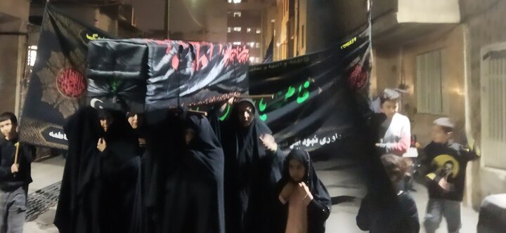 تصاویر/ اجتماع بزرگ مسجدی ها در شام شهادت حضرت فاطمه(س)