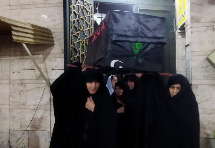 تصاویر/ اجتماع بزرگ مسجدی ها در شام شهادت حضرت فاطمه(س)