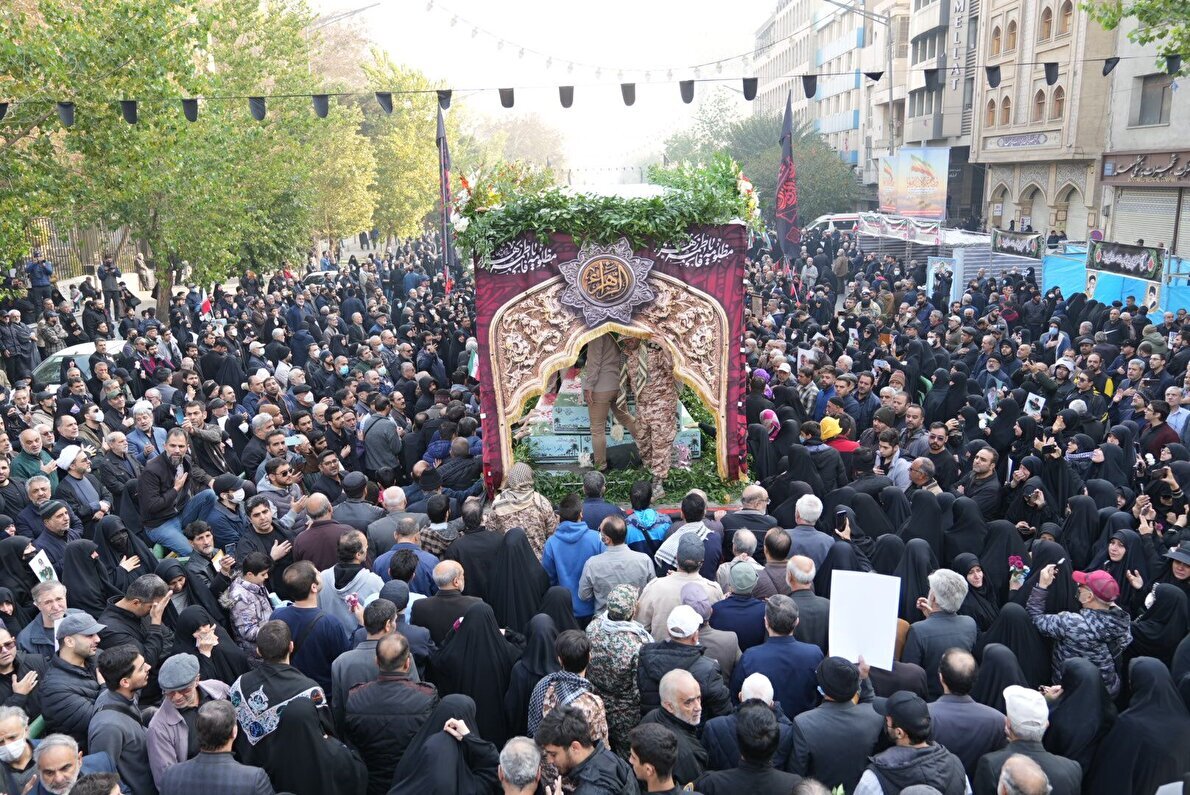 خروش ملت انقلابی ایران در تشییع مجاهدان و دلیرمردان دفاع مقدس در سالروز شهادت حضرت زهرا (س)/ بدرقه بیش از ۳۰۰ شهید گمنام