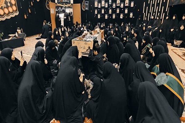 استقبال طلاب خواهر اردبیلی از پیکر شهید گمنام+عکس