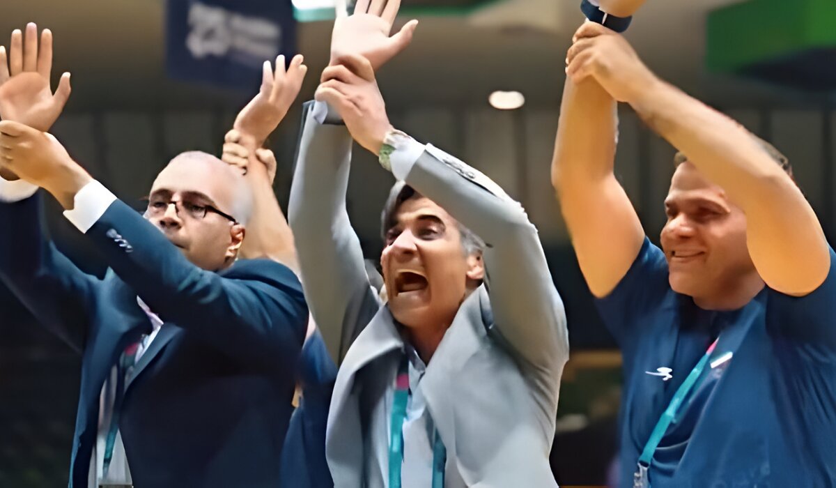 حرکت وحید شمسایی: بیان هویت یا نقض وحدت؟