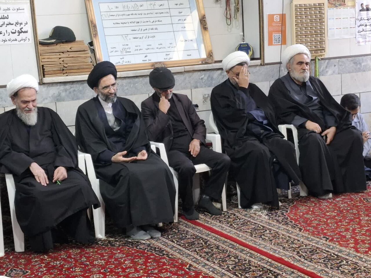 فیلم| سوگواری سالروز شهادت حضرت زهرا (س) از طرف نماینده ولی فقیه در کاشان