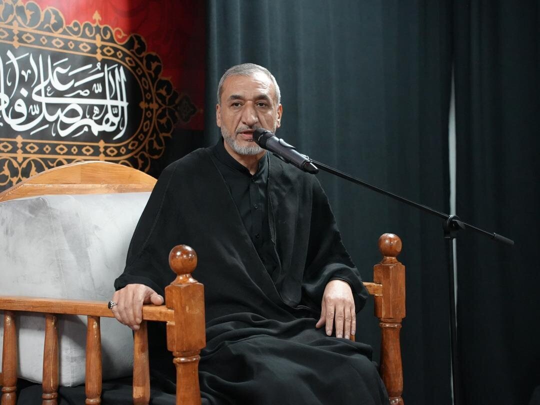 محبین اهل‌بیت علیهم‌السلام در مراسم شهادت حضرت زهرا سلام الله علیها در مسجد کوثر استانبول گرد هم آمدند