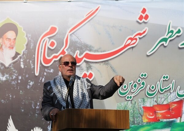 شهیدان با خون خود، ایمان و اخلاق نسل جدید را زنده کردند