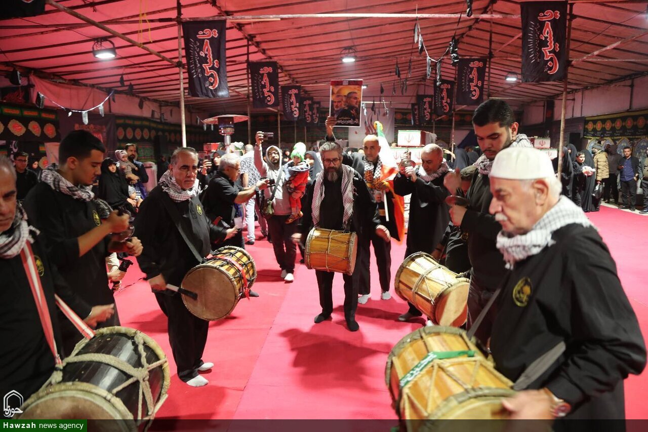 Tehran xalqının İslam İnqilabı və Müqəddəs Milli Müdafiə Muzeyində 100 nəfər naməlum şəhidin nəşi ilə vida mərasimi + şəkillər