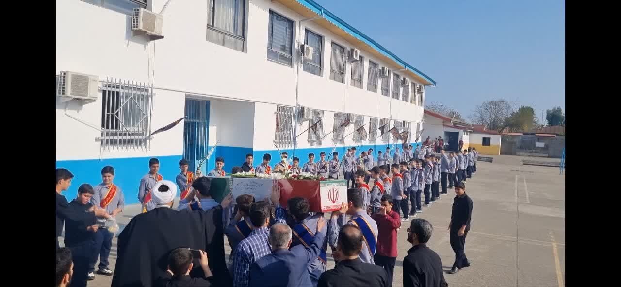 ویژه‌برنامه استقبال از شهید گمنام در بندرانزلی برگزار شد