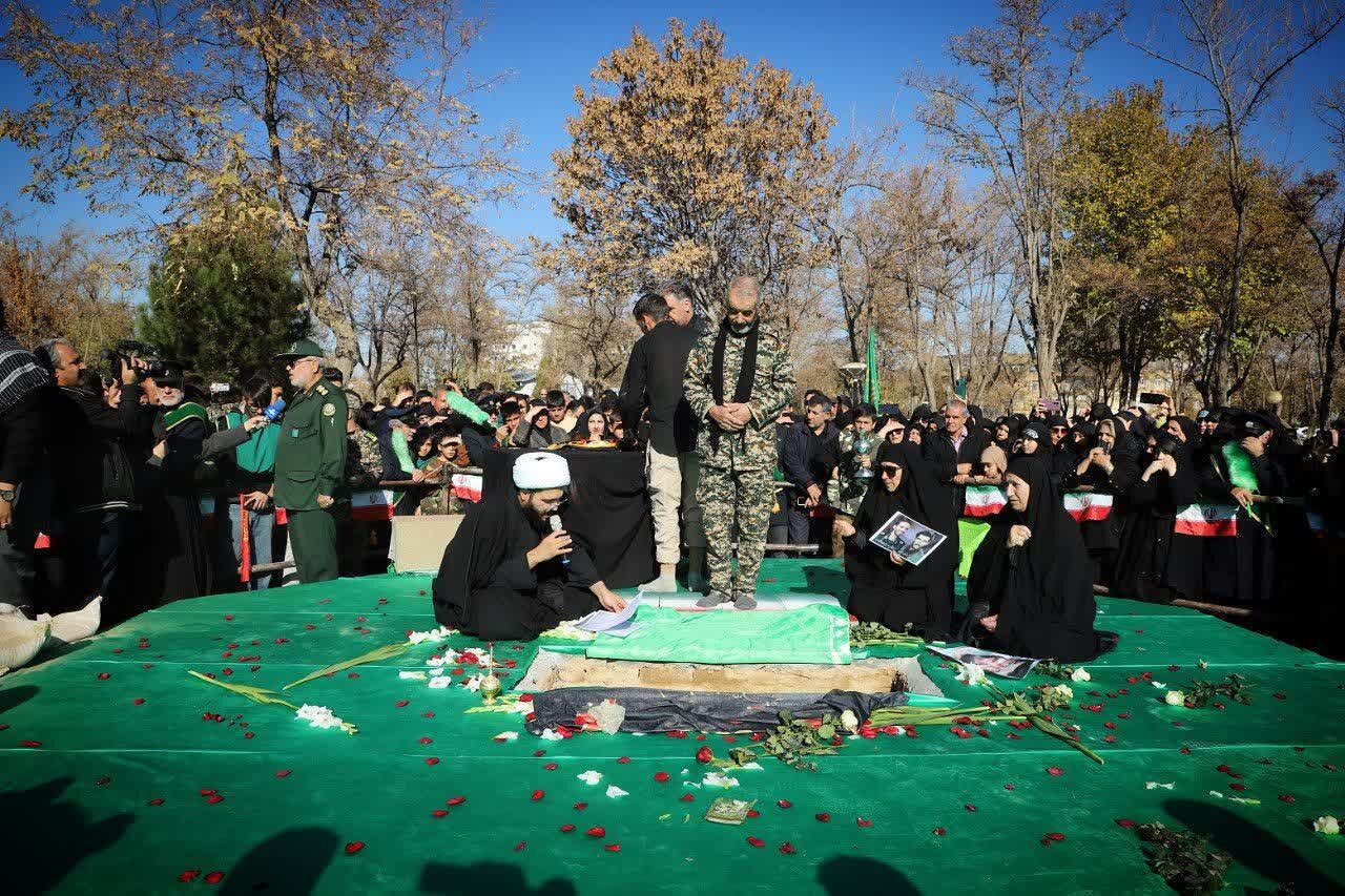 فیلم| تشییع شهید گمنام در اراک