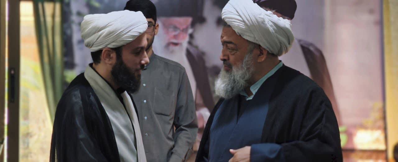 آیین رونمایی از کتاب درسنامه روش نویسندگی در فرآیند تولیدات علمی در آستانه اشرفیه برگزار شد