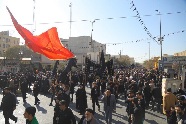 أهالي قم يشاركون في موكب استشهاد "الصدّيقة الطاهرة" (عليها السلام) بحضور آية الله العظمى وحيد الخراساني + فيديو وصور