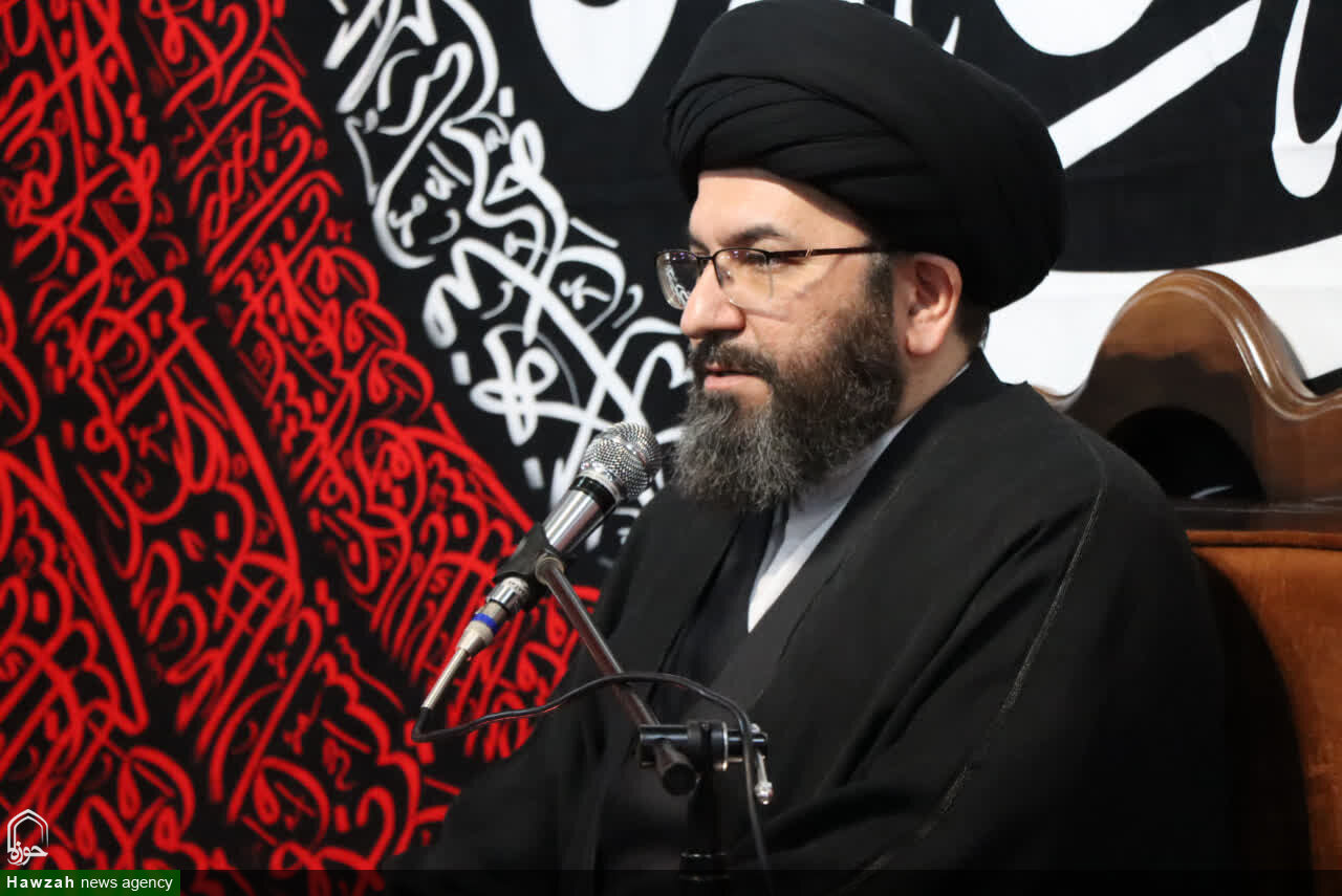 حضرت زهرا(س)، قرآن ناطق است