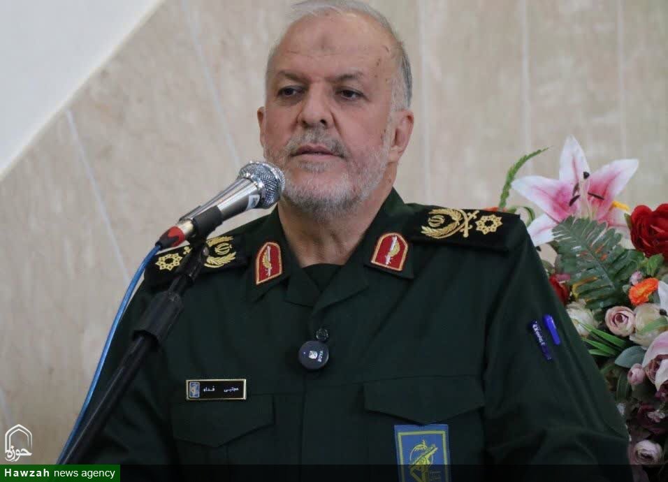 صدای تفرقه‌افکن، بلندگوی دشمن است