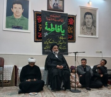 مراسم سوگواری شهادت حضرت زهرا(س) در حسینیه روحانی شهید خرمی برگزار شد+عکس