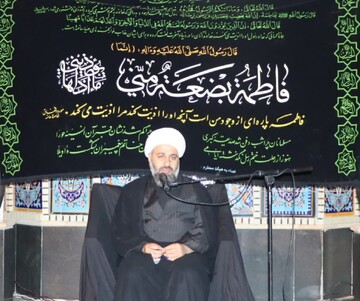 دشمن به دنبال تضعیف شاخصه‌های زندگی فاطمی است