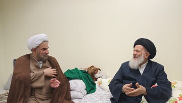 عیادت نماینده آیت الله اعرافی از آیت الله مددی