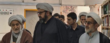 تصاویر/ حضور طلاب مدرسه علمیه جلالیه آستانه اشرفیه در کتابخانه عمومی اهل‌بیت(ع)