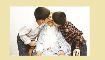 کودک خود را به مادربزرگ بسپریم یا نه؟!