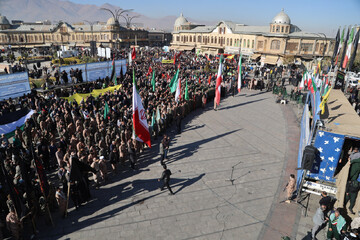 تصاویر/ اجتماع ۱۲ هزار نفری بسیجیان "برای ایران" در همدان